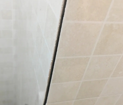 湛河瓷砖空鼓维修公司分享阳台瓷砖脱落的修复过程可以分为以下几个步骤